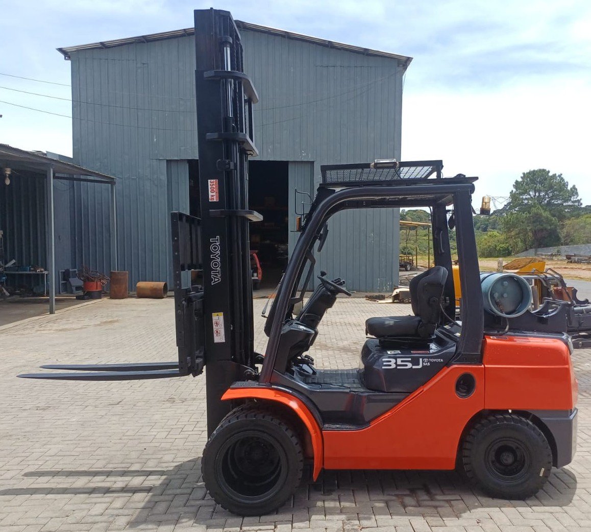 Empilhadeira Combustão - Toyota - 8FG35